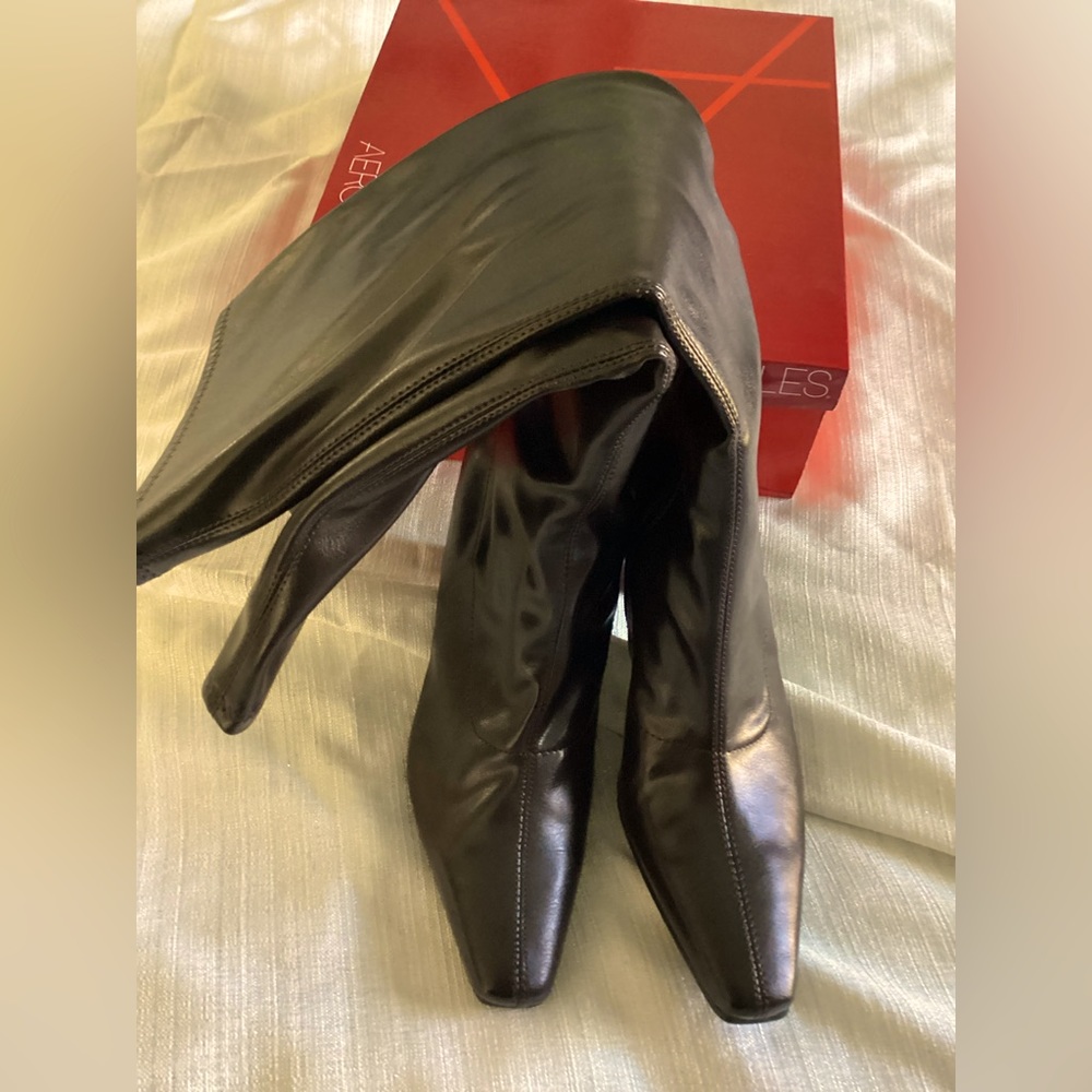 Aerosols Risky Pizness brown boots. Size 10W